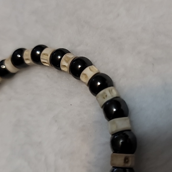 Beaded Frienship style bracelet (14) - Picture 3 of 3